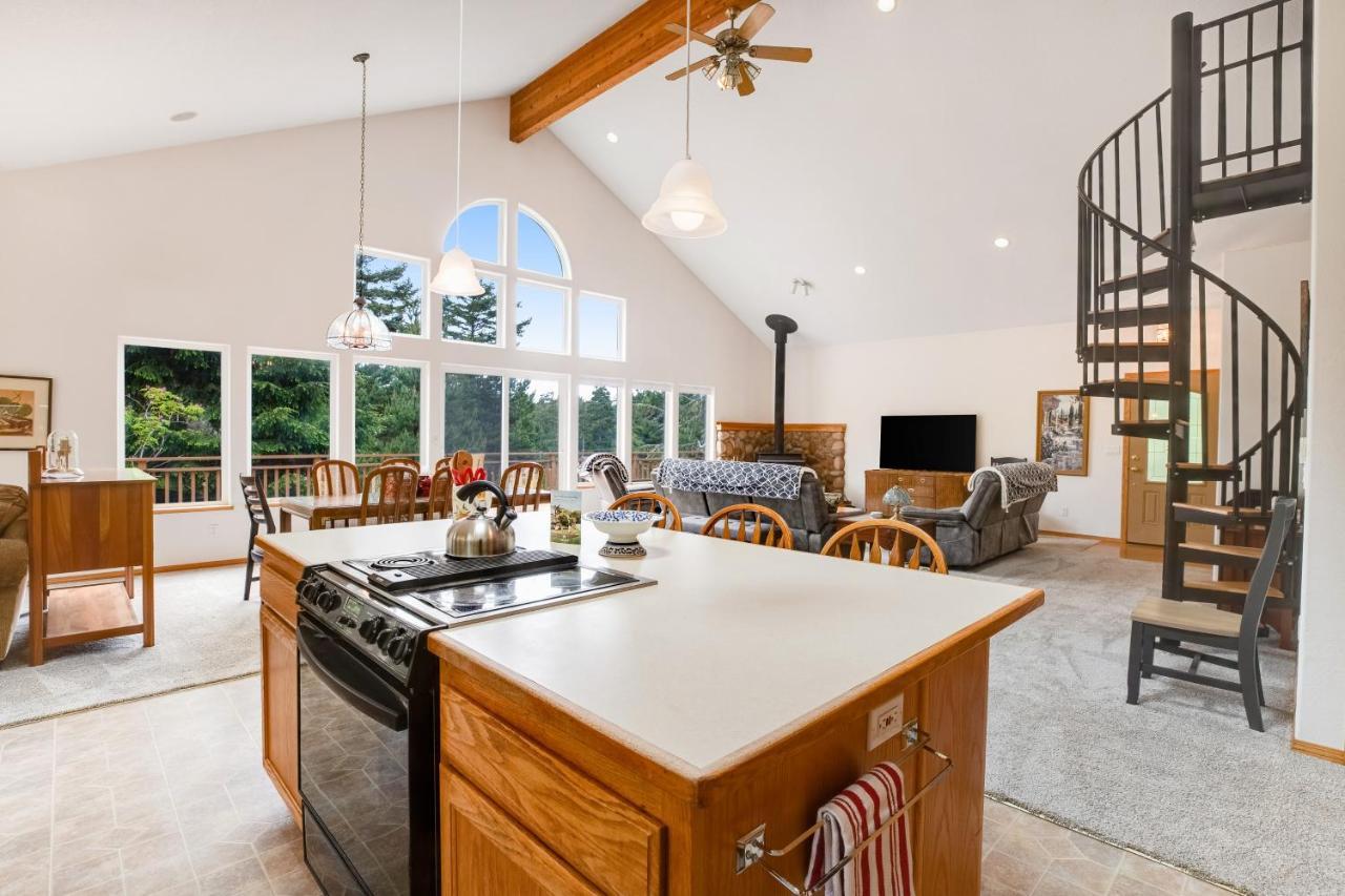 Huckleberry Haven Villa Tillamook Exterior photo